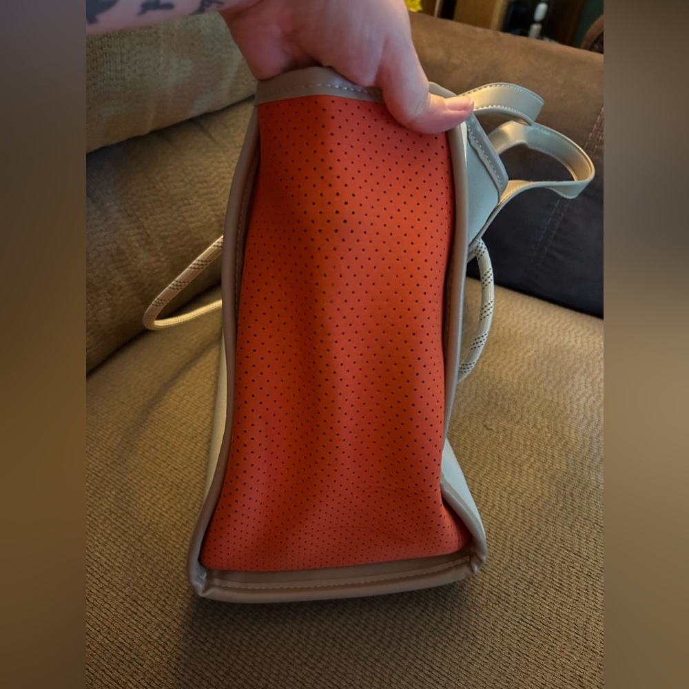 Shiraleah Neoprene Vesper Tote - Picture 8 of 14